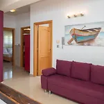 Elia Villa *