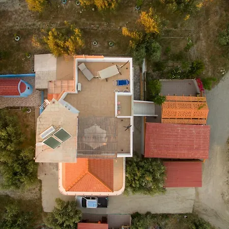 Elia Villa